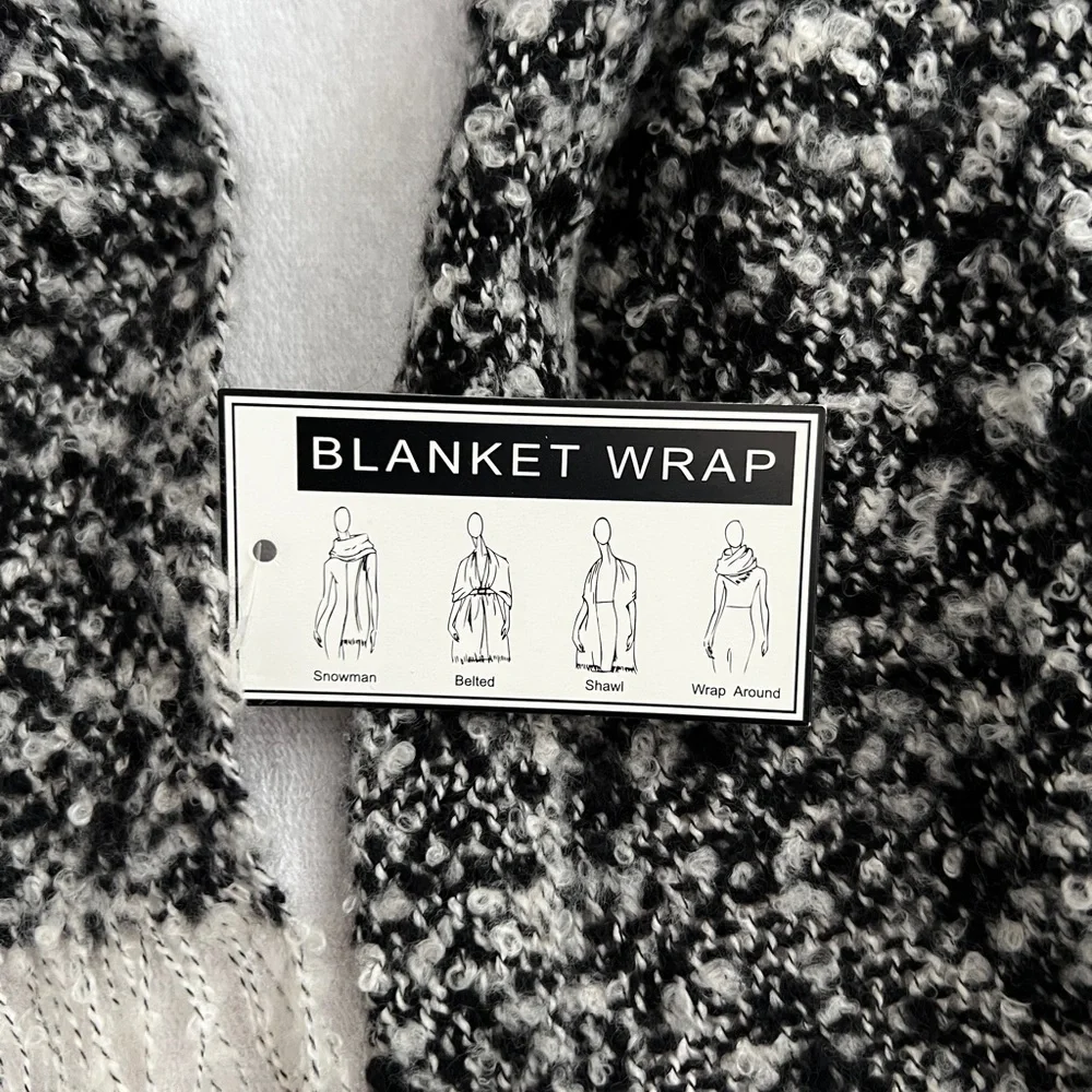 Steve Madden Black/White Blanket Wrap Scarf